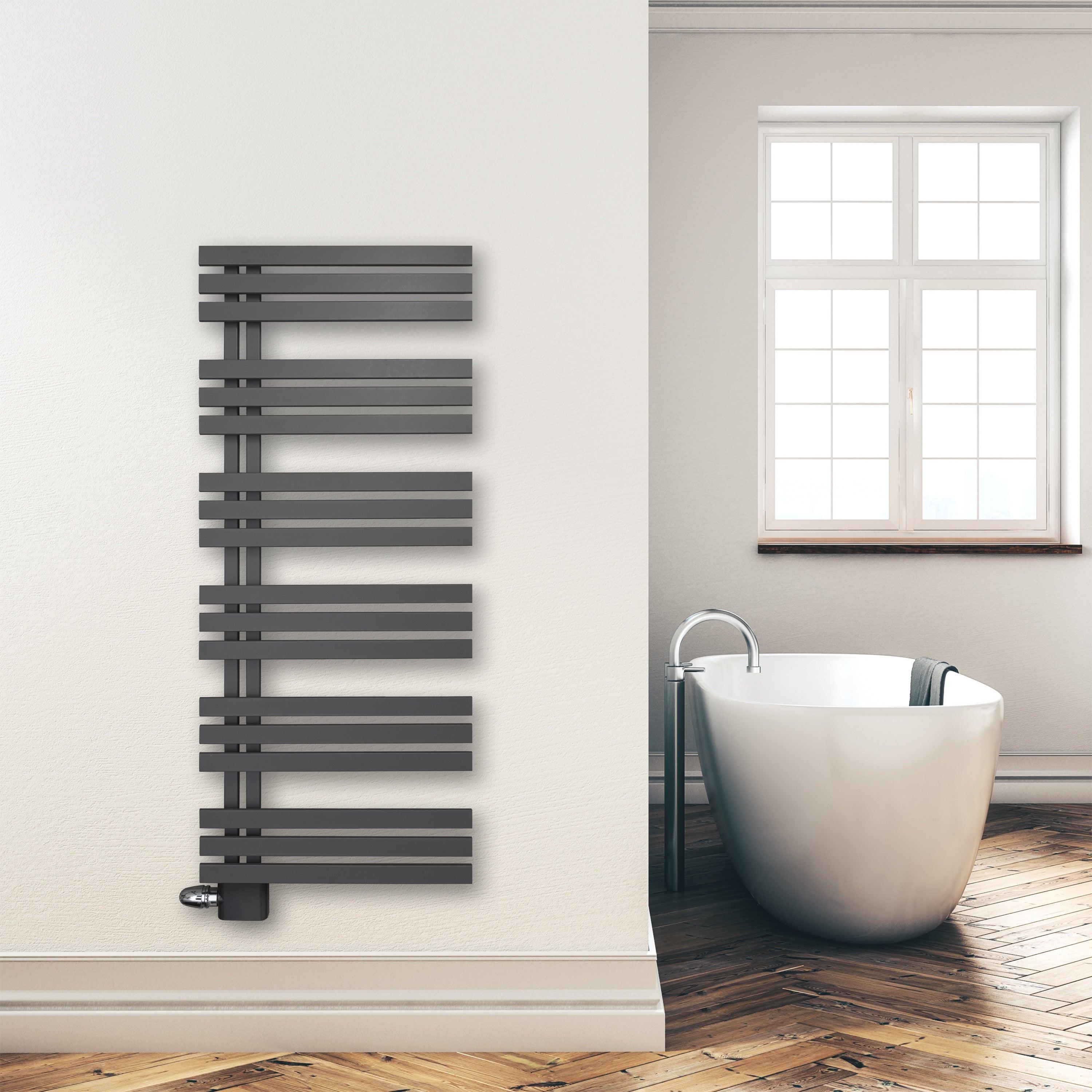 Design Badheizkörper Paneel Heizkörper 1400 x 600 mm Handtuch Mittel Anschluss links rechts anthrazit seitlich offen im modernen Bad - heizkoerper.shop
