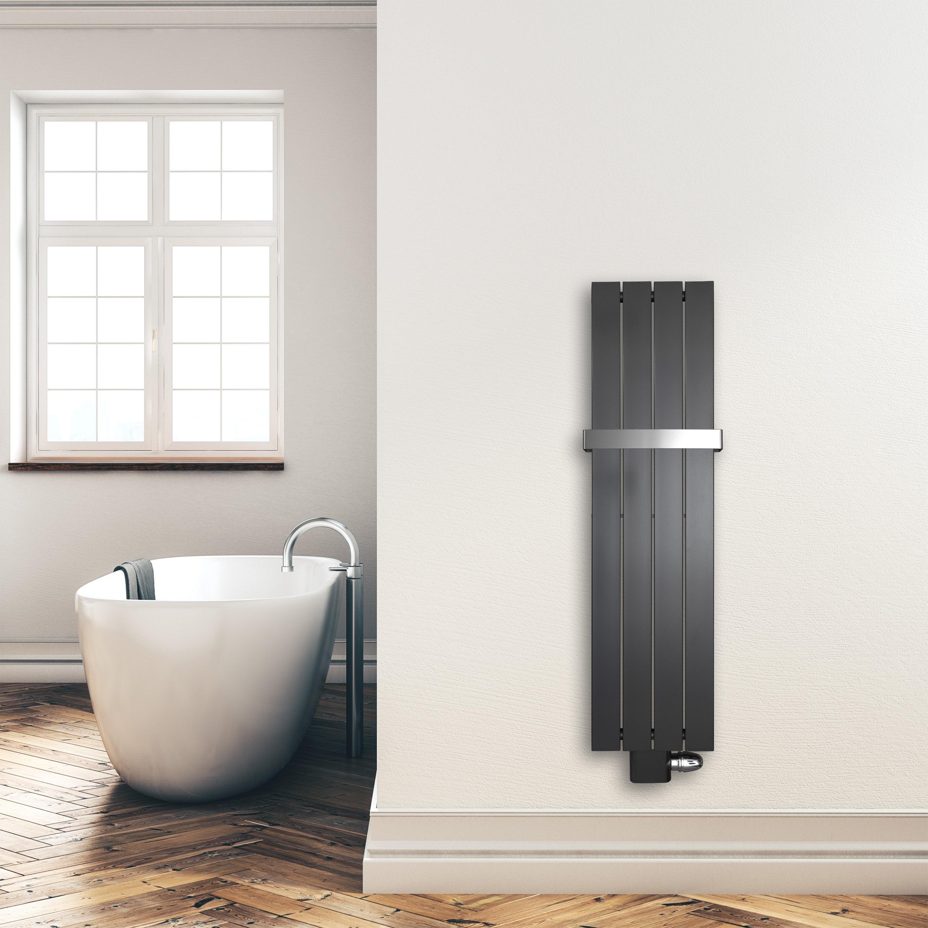 Design Paneelheizkörper 1200 x 298 vertikal mit Handtuchstange anthrazit Heizkörper Badheizkörper flach Montagebeispiel - heizkoerper.shop