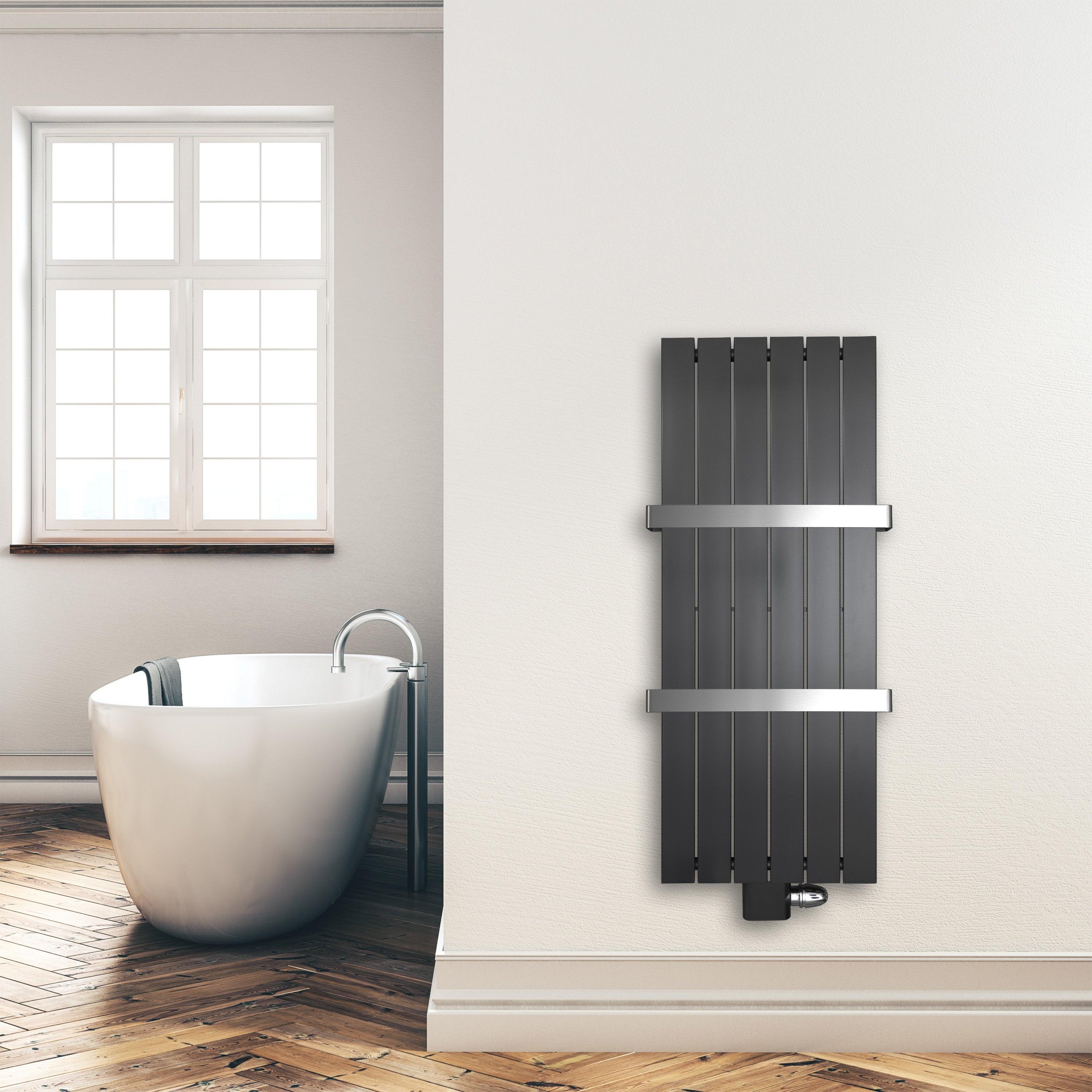 Design Paneelheizkörper 1200 x 450 vertikal mit 2 Handtuchstangen anthrazit Heizkörper Badheizkörper flach Montagebeispiel - heizkoerper.shop