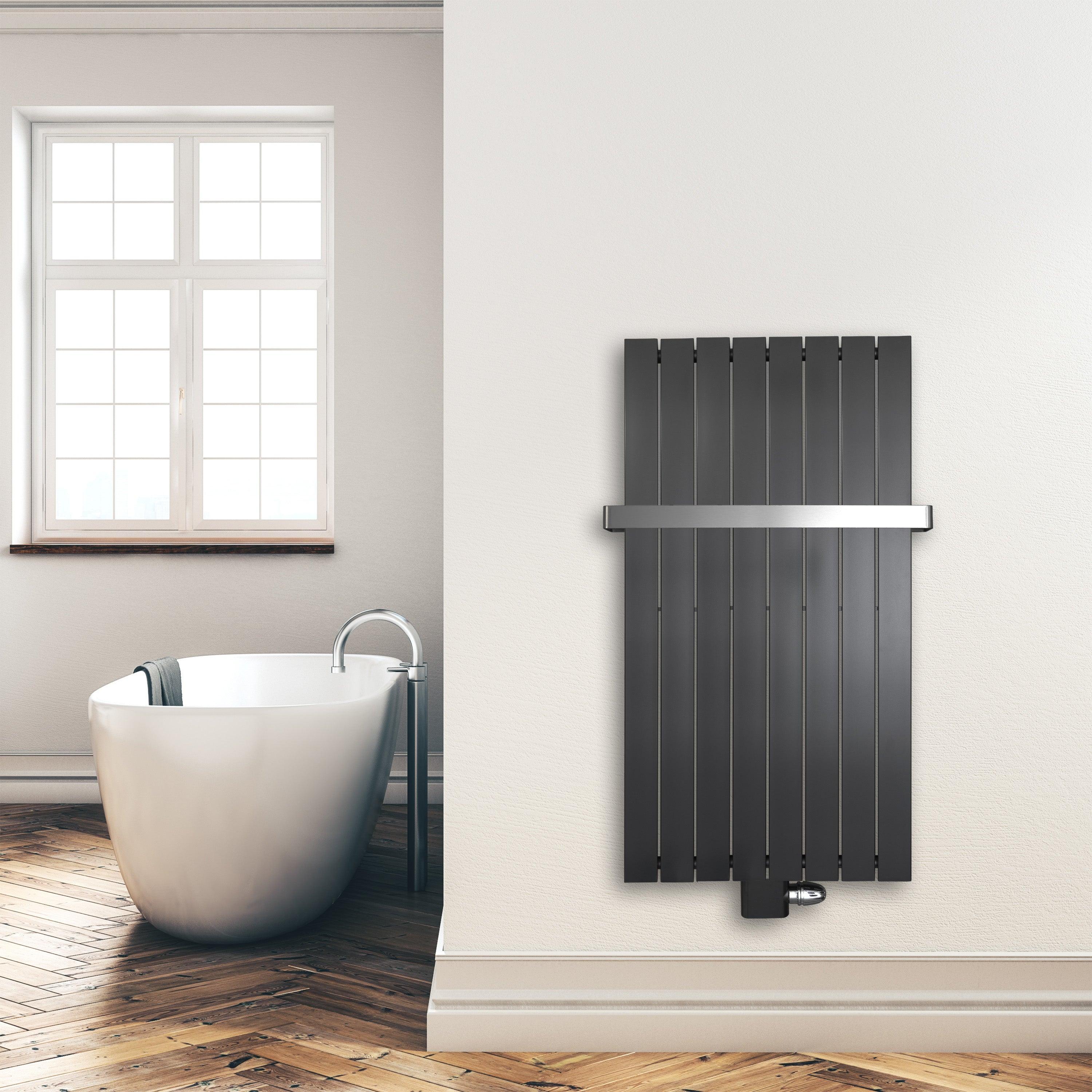 Design Paneelheizkörper 1200 x 602 vertikal mit Handtuchstange anthrazit Heizkörper Badheizkörper flach Montagebeispiel - heizkoerper.shop