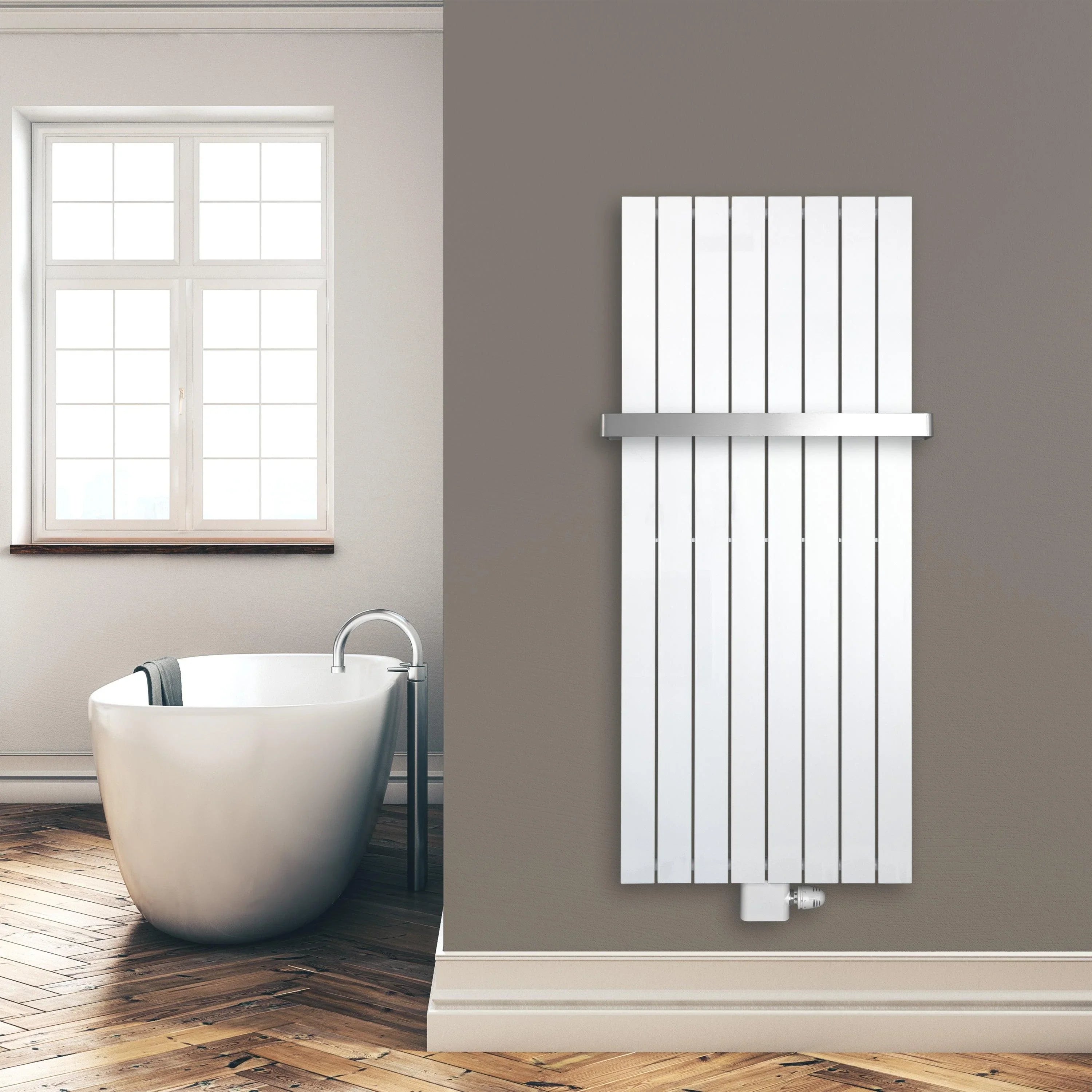 Flachheizkörper 1500 x 602 mm mit Mittelanschluss inklusive Handtuchstange weiß Heizkörper Badheizkörper flach Badezimmer Heizung Montagebeispiel - heizkoerper.shop