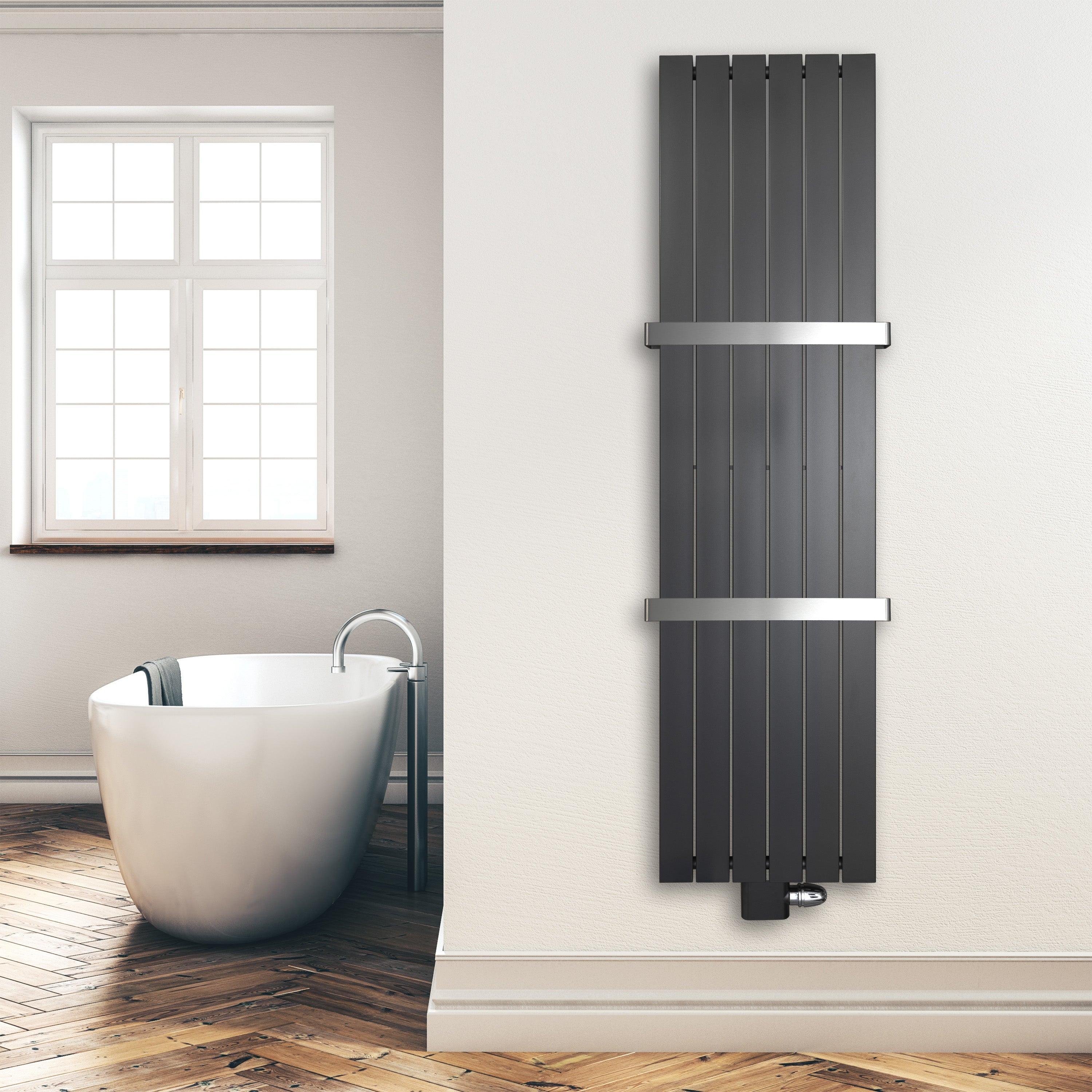 Design Paneelheizkörper 1800 x 450 vertikal mit 2 Handtuchstangen anthrazit Heizkörper Badheizkörper flach Montagebeispiel - heizkoerper.shop