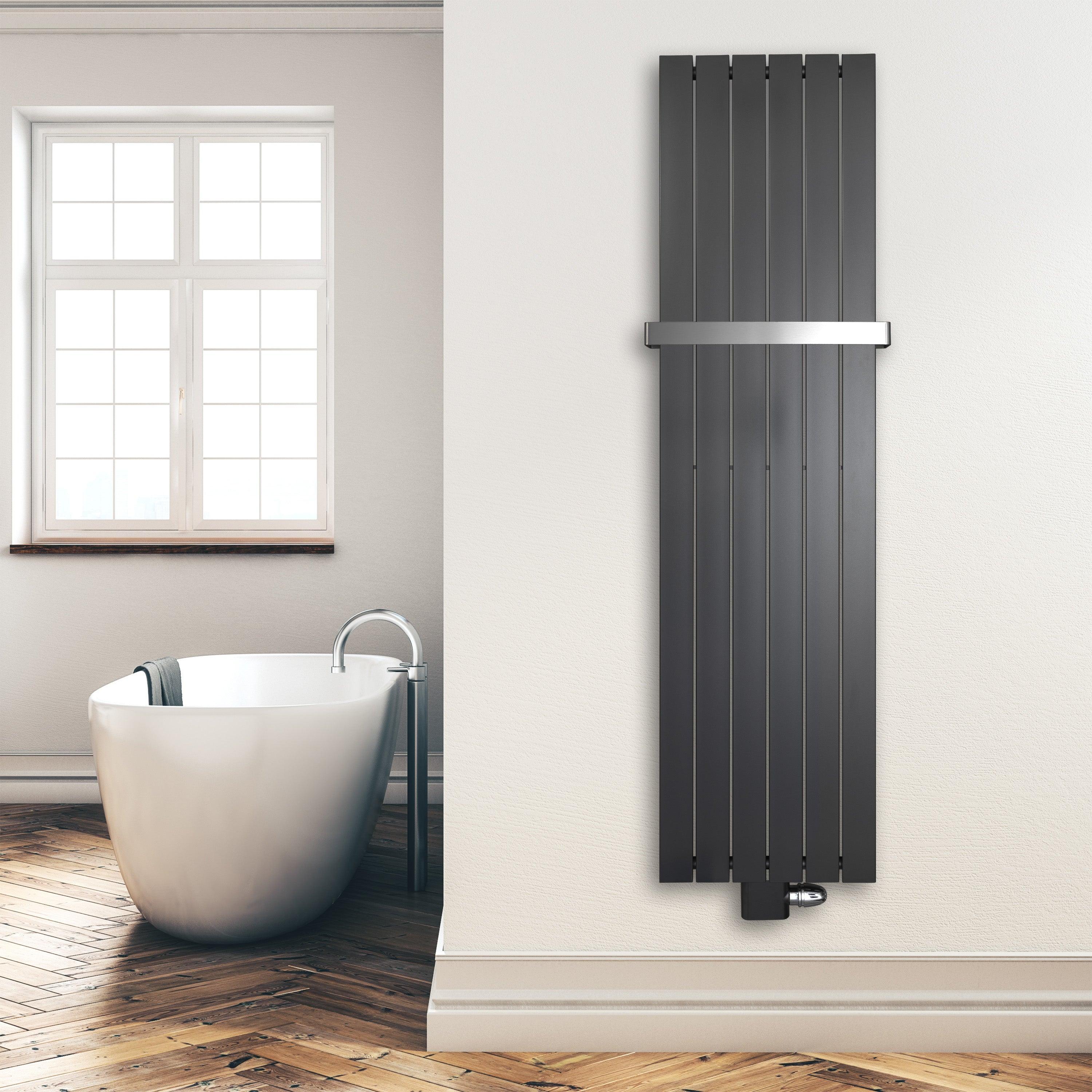 Design Paneelheizkörper 1800 x 450 vertikal mit Handtuchstange anthrazit Heizkörper Badheizkörper flach Montagebeispiel - heizkoerper.shop