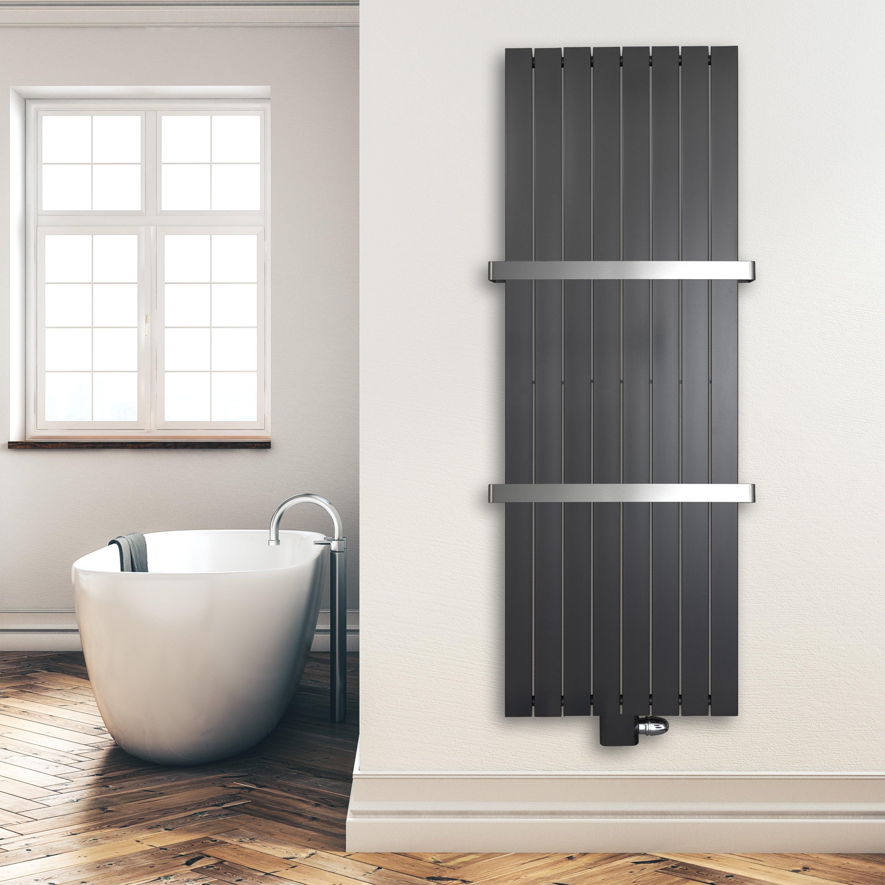 Design Paneelheizkörper 1800 x 602 vertikal mit 2 Handtuchstangen anthrazit Heizkörper Badheizkörper flach Montagebeispiel - heizkoerper.shop