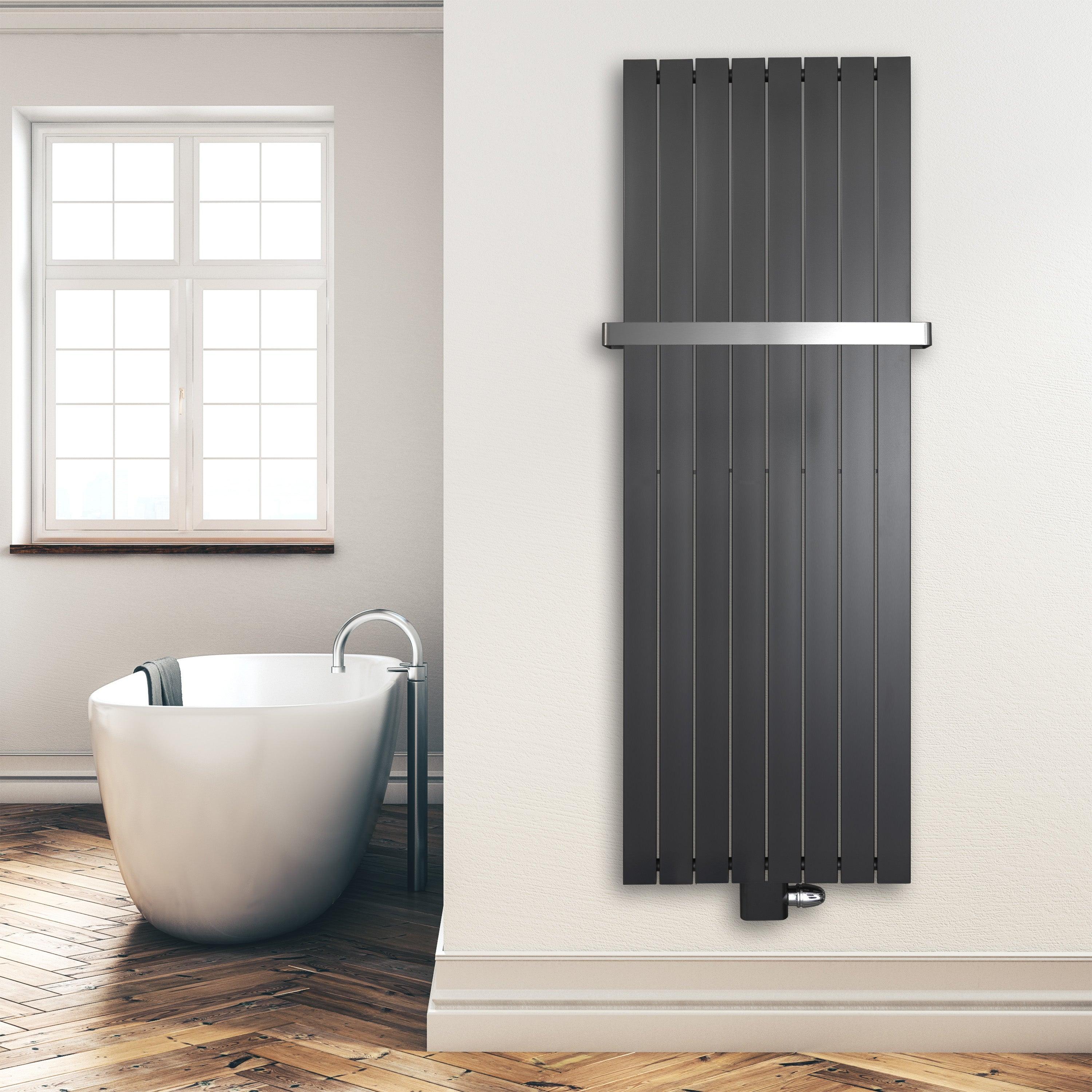 Design Paneelheizkörper 1800 x 602 vertikal mit Handtuchstange anthrazit Heizkörper Badheizkörper flach Montagebeispiel - heizkoerper.shop