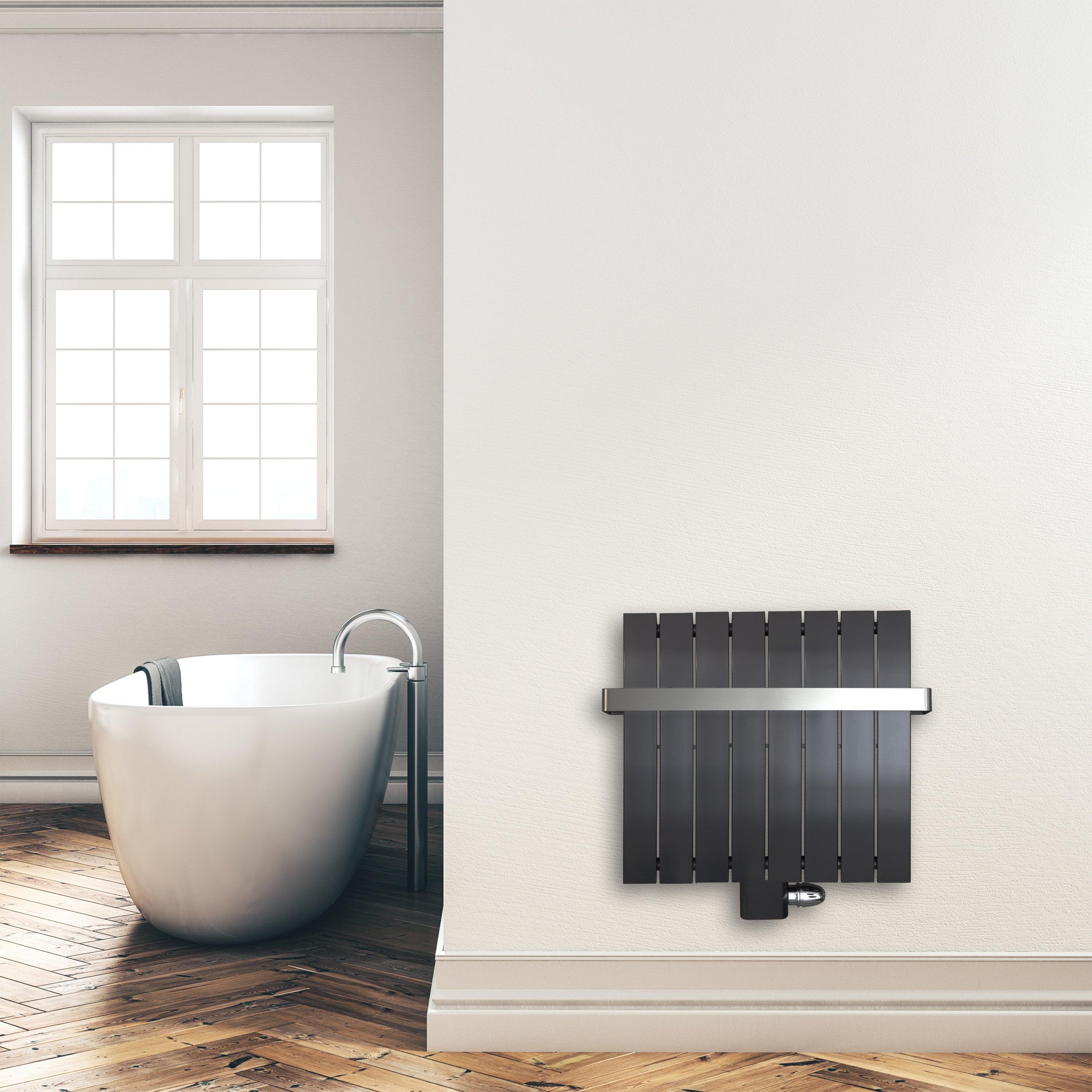 Design Paneelheizkörper 600 x 602 vertikal mit Handtuchstange anthrazit Heizkörper Badheizkörper flach Montagebeispiel - heizkoerper.shop