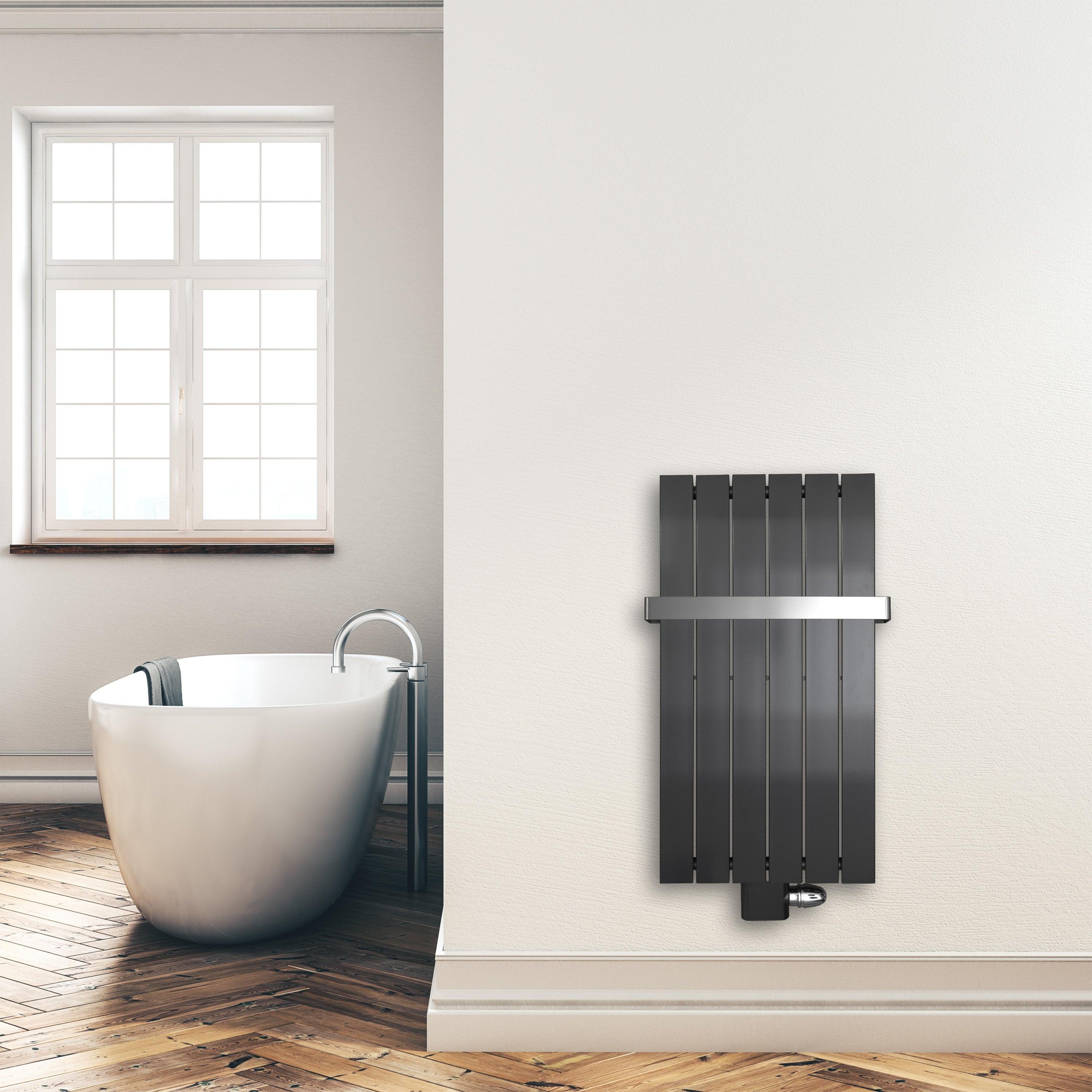 Design Paneelheizkörper 900 x 450 vertikal mit Handtuchstange anthrazit Heizkörper Badheizkörper flach Montagebeispiel - heizkoerper.shop