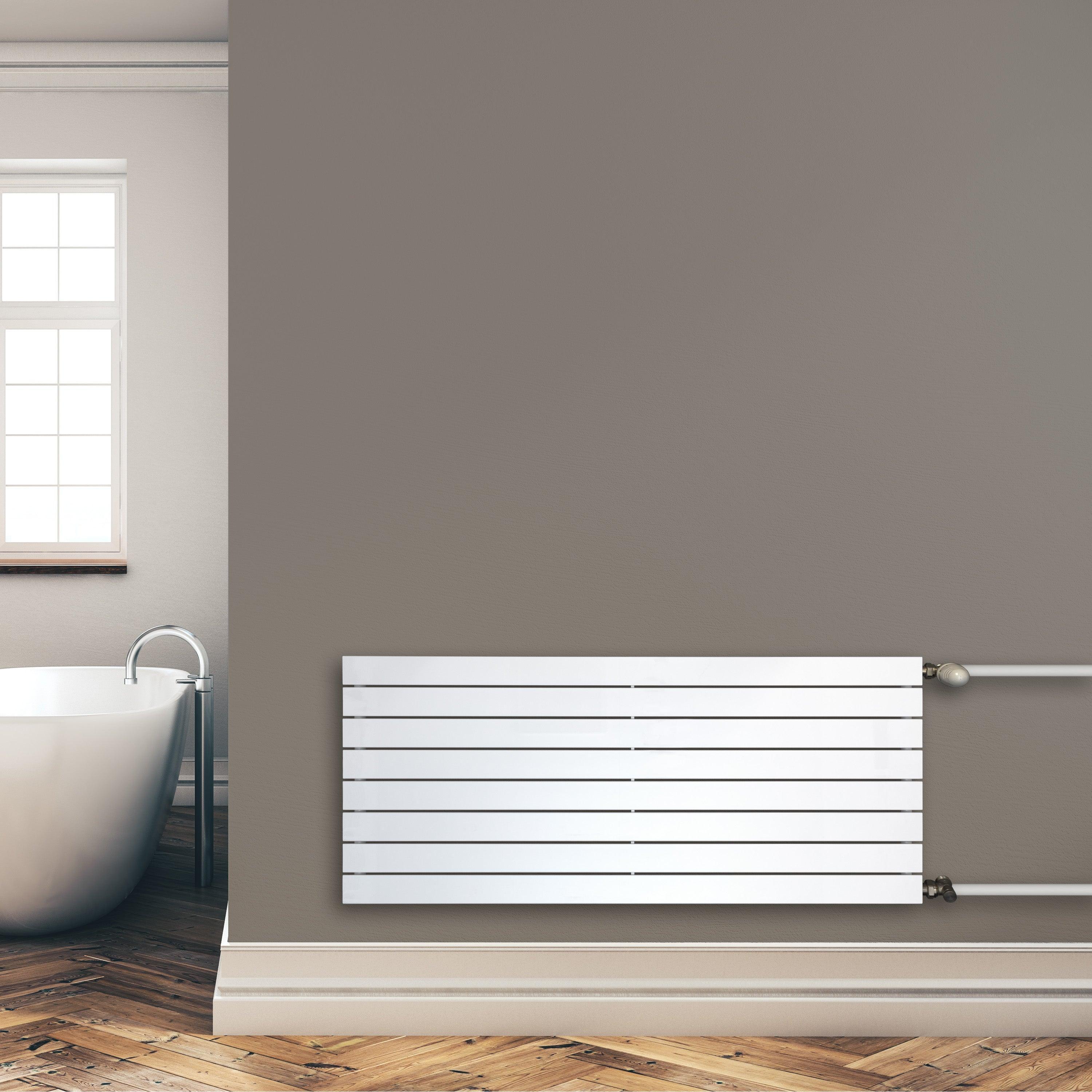 Design Paneelheizkörper 602 x 1400 mm horizontal mit seitlichem Anschluss Heizkörper Badheizkörper flach Montagebeispiel - heizkoerper.shop