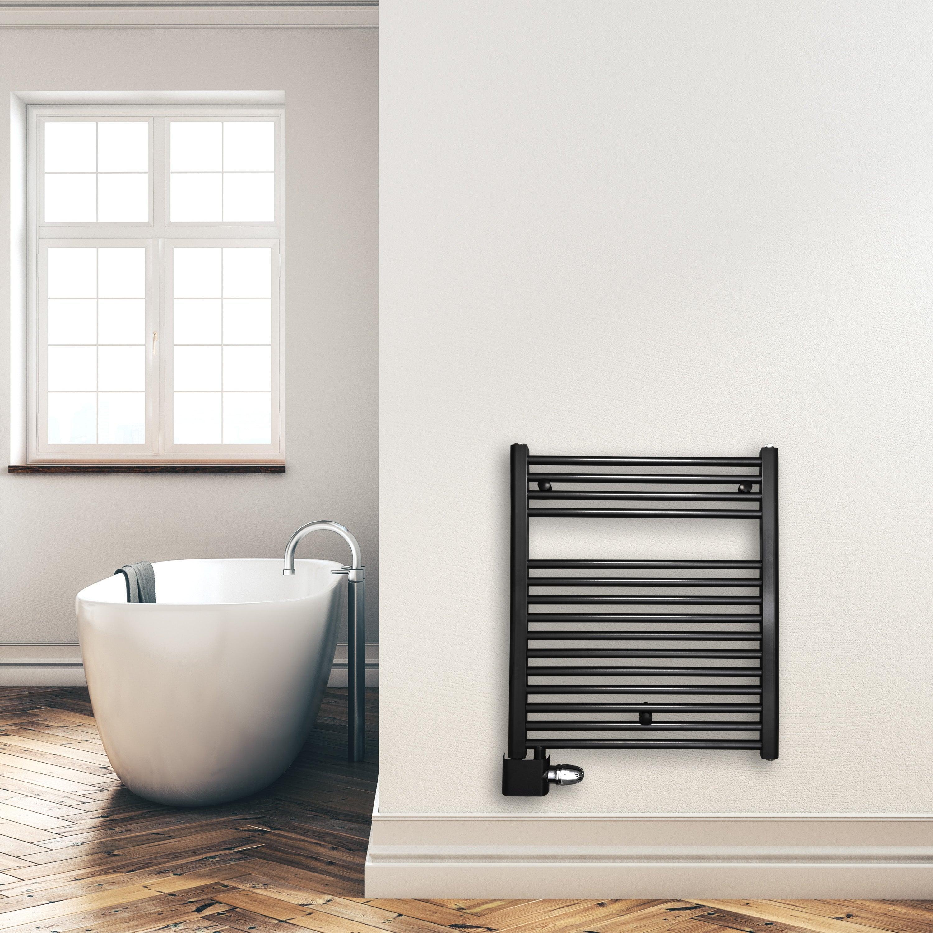 Badheizkörper Handtuchheizkörper 764 x 600 mm mit Anschluss links oder rechts schwarz | mit versetztem Mittelanschluss Montagebeispiel - heizkoerper.shop