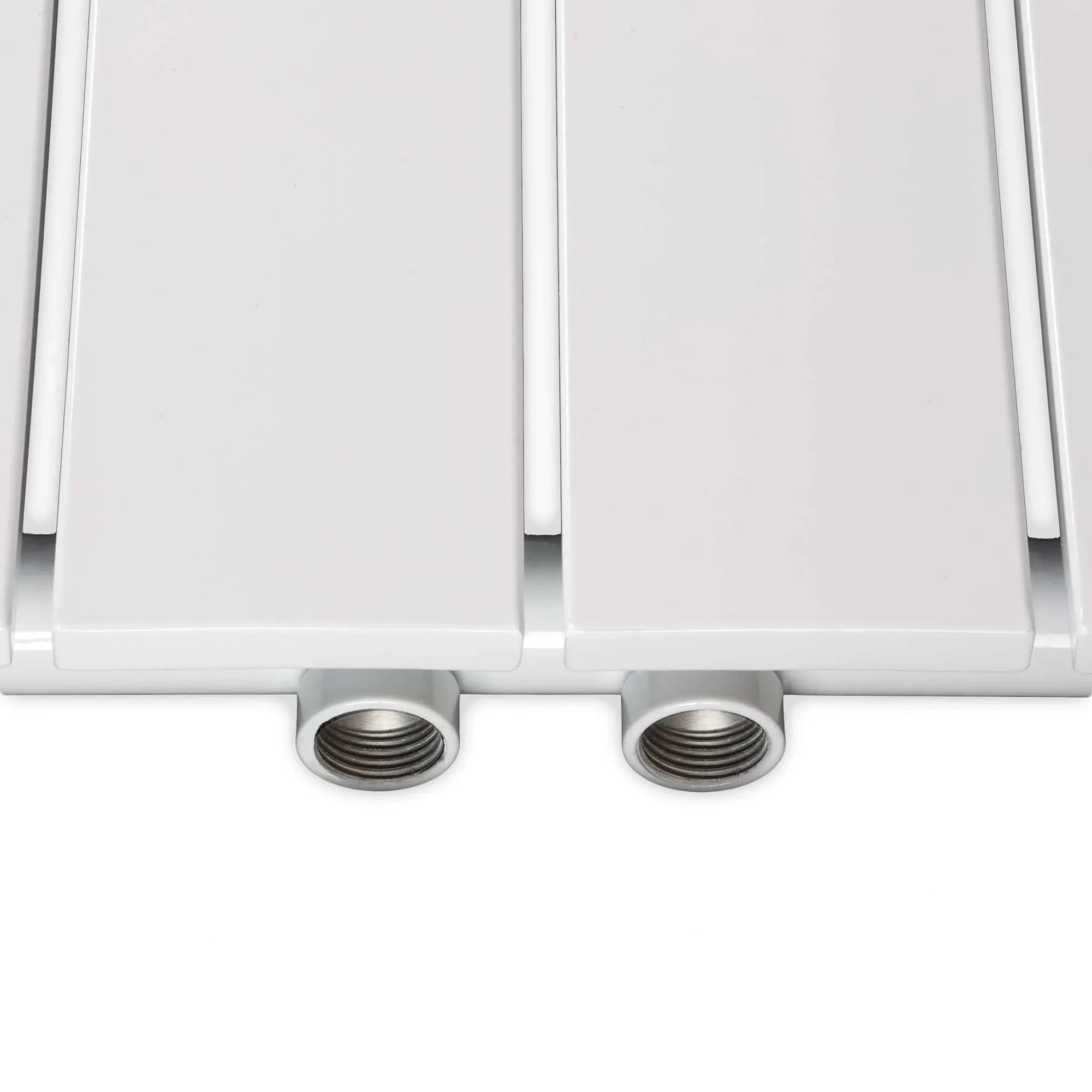 Design Paneelheizkörper vertikal mit Handtuchstange weiß Heizkörper Badheizkörper flach Badezimmer Heizung Mittenanschluss unten - heizkoerper.shop